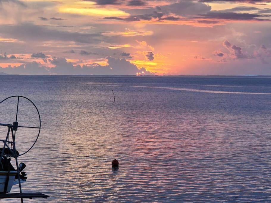 Duplex En Bord De Mer Fare Tahitea Pension Taputapuapea المظهر الخارجي الصورة